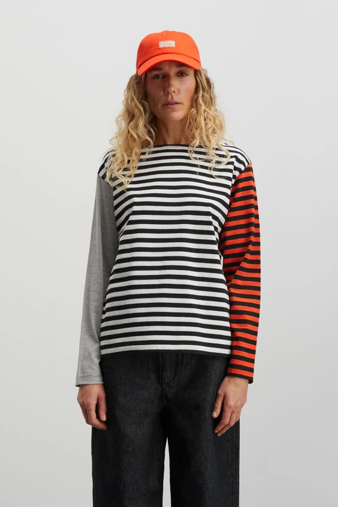 Crisp Jersey Silke Block Tee - Black/Snow White - Mads Nørgaard